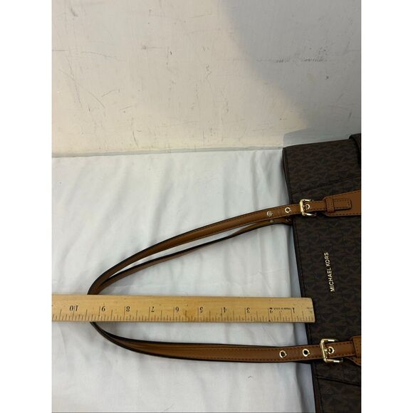 MK shoulder Michael Kors Voyager Signature Logo shoulder bag 16"x11" - Picture 10 of 11